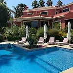 Вилла In Pool Tennis Breakfast